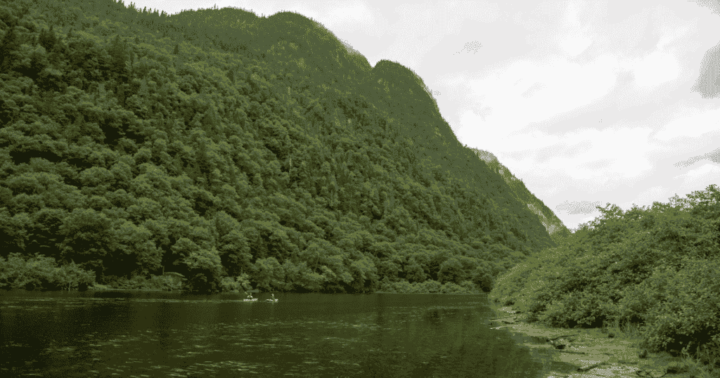 kayakers in Jacques-Cartier River