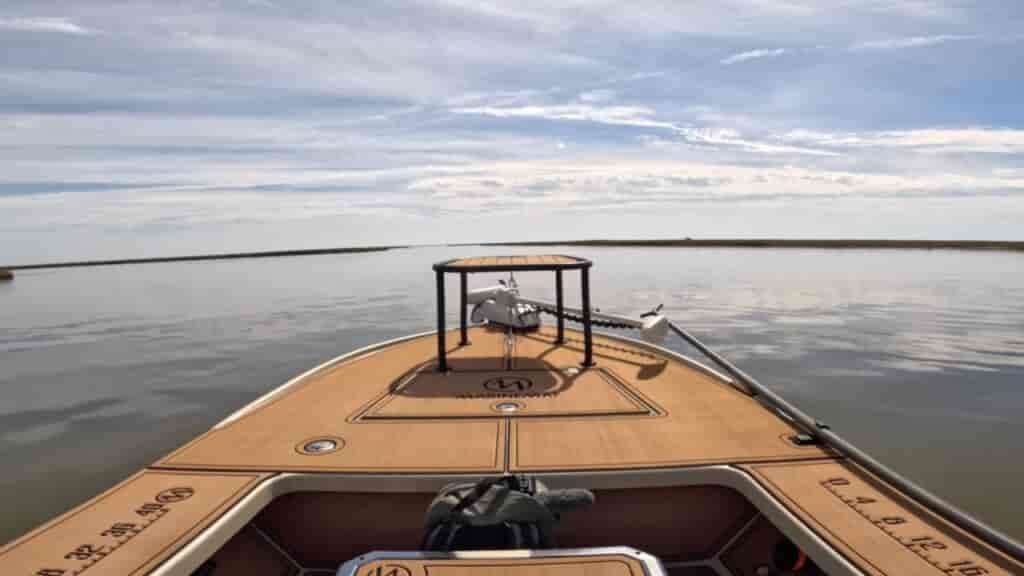 Beautiful deck layout on a very fast and maneuverable watercraft.